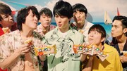 森永製菓「チョコモナカジャンボ」の新CM「暑い夏」のワンシーン。