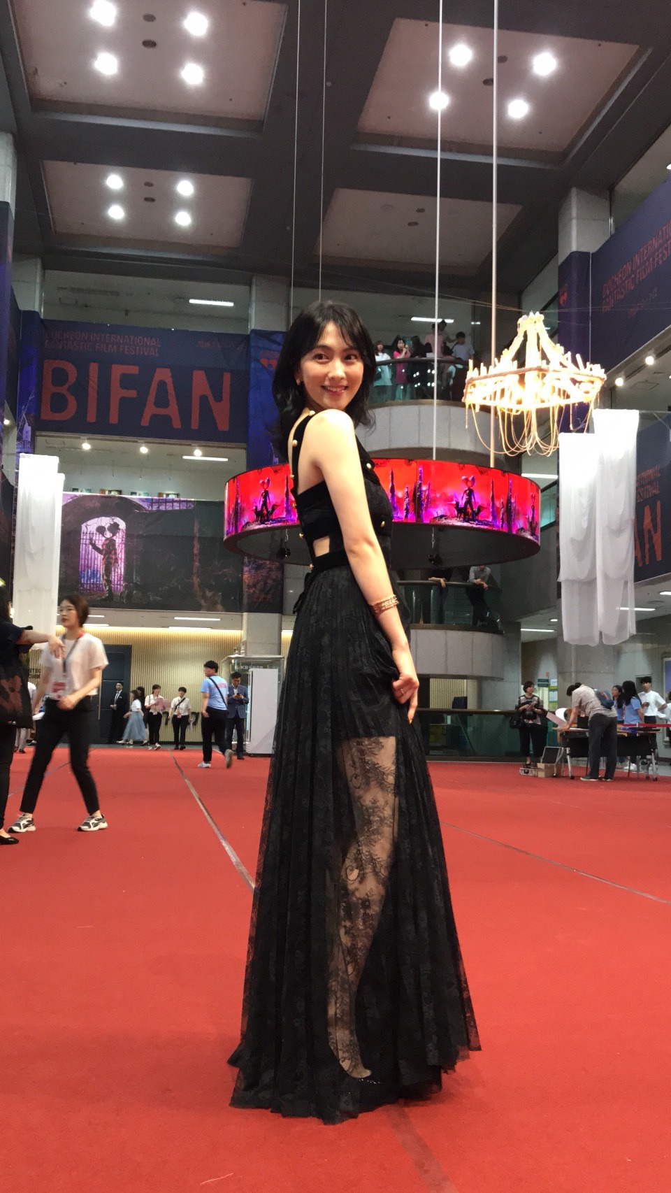 プチョン国際ファンタスティック映画祭2018のレッドカーペットに参加した知英。