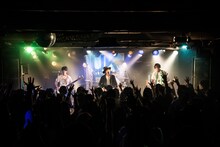 ウソツキ（撮影：タカギユウスケ）