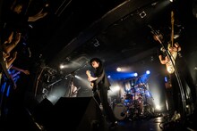 ウソツキ（撮影：タカギユウスケ）