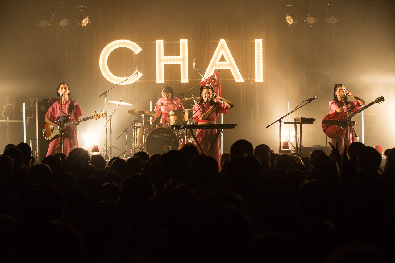 CHAI「Because ウィーアー・CHAIトゥアー ～ワンマンだよ～」東京・LIQUIDROOM公演の様子。（撮影：中磯ヨシオ）
