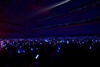 雨宮天「LAWSON presents 雨宮天ライブツアー2018 "The Only SKY"」神奈川・パシフィコ横浜 国立大ホール公演の様子。