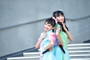 左からロワ梨里愛、田中美空。