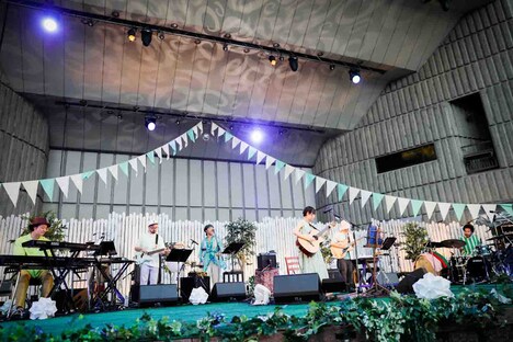 藤原さくら「藤原さくら 野外音楽会2018」の様子。（撮影：羽田誠）
