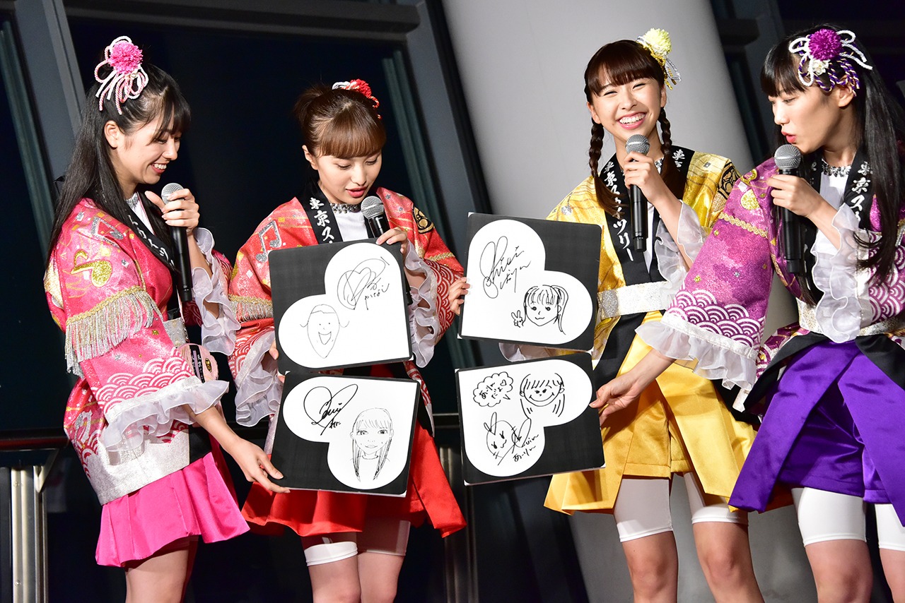 「ソラクロ祭」のスタンプラリーで使用されるメンバー4人の自画像を合体させるももいろクローバーZ。