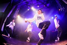 MAGiC BOYZ（撮影：笹森健一、小坂茂雄）