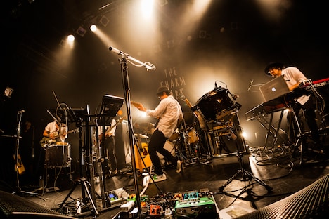 「THE CHARM PARK WONDERLAND TOUR」東京公演の様子。（撮影：勝永裕介）