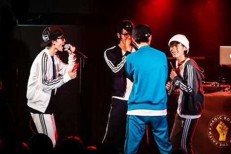 MAGiC BOYZ（撮影：笹森健一、小坂茂雄）