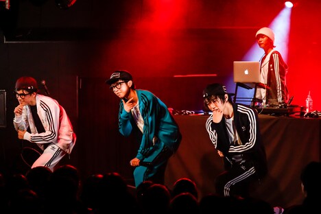 MAGiC BOYZ（撮影：笹森健一、小坂茂雄）