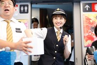 ももクロのマネージャー・川上アキラ氏と百田夏菜子。（撮影：笹森健一）