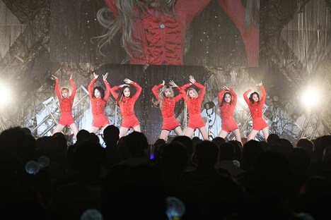 DREAMCATCHER「WELCOME TO THE DREAM WORLD」東京・マイナビBLITZ赤坂公演の様子。（写真提供：ポニーキャニオン）