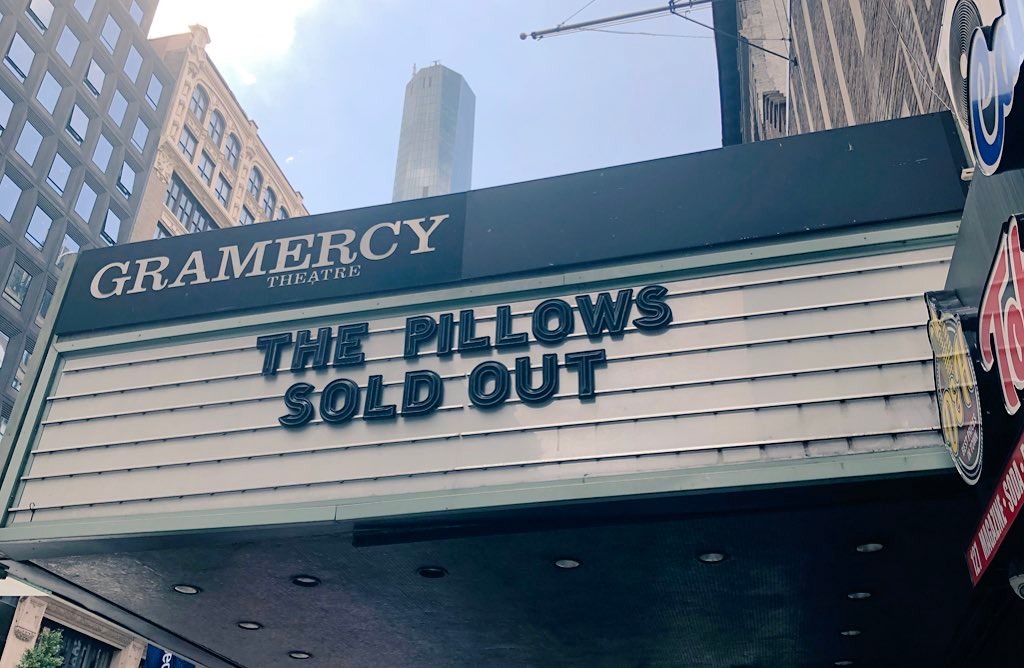 ニューヨーク Gramercy Theatreの会場前。（写真提供：バッド・ミュージック）