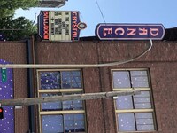 7月16日にライブが行われたポートランド Crystal Ballroomの会場前。（写真提供：バッド・ミュージック）