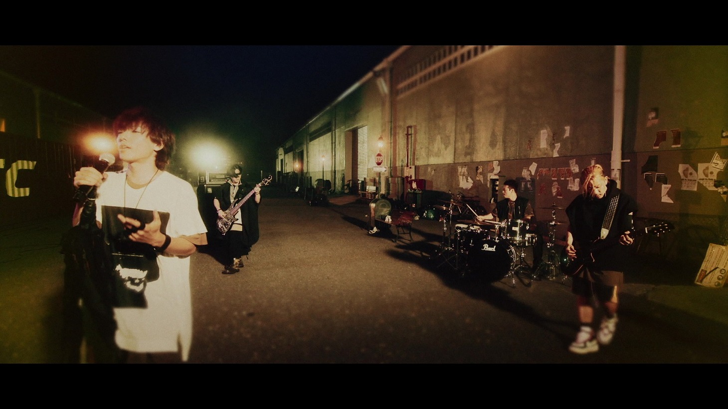 SPYAIR「I Wanna Be...」ミュージックビデオのワンシーン。