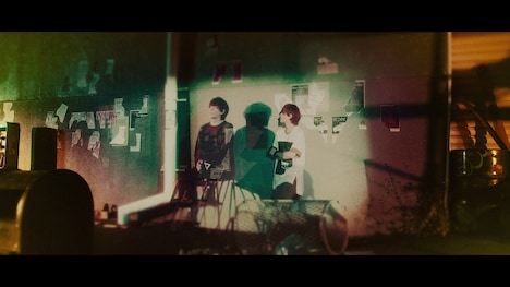 SPYAIR「I Wanna Be...」ミュージックビデオのワンシーン。