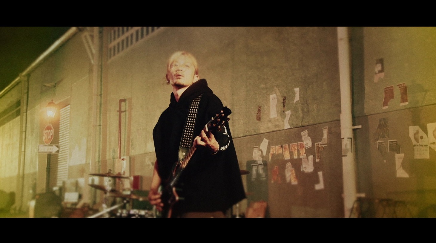 SPYAIR「I Wanna Be...」ミュージックビデオのワンシーン。