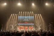 DREAMCATCHER「WELCOME TO THE DREAM WORLD」東京・マイナビBLITZ赤坂公演の様子。（写真提供：ポニーキャニオン）
