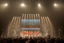 DREAMCATCHER「WELCOME TO THE DREAM WORLD」東京・マイナビBLITZ赤坂公演の様子。（写真提供：ポニーキャニオン）