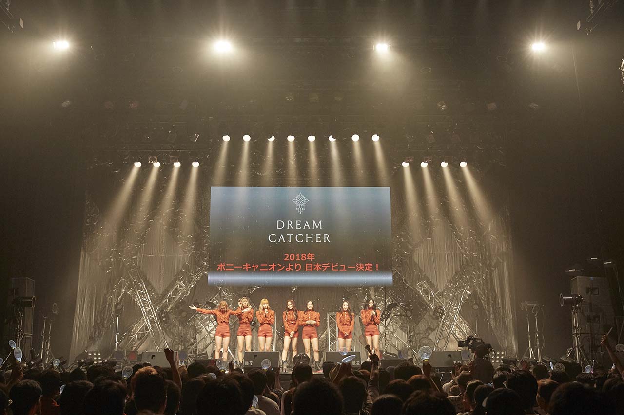 DREAMCATCHER「WELCOME TO THE DREAM WORLD」東京・マイナビBLITZ赤坂公演の様子。（写真提供：ポニーキャニオン）