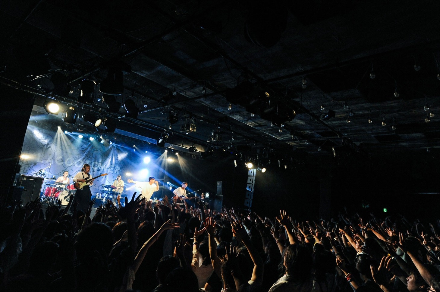 「LACCO TOWER結成16周年特別企画『第4回黒白歌合戦』～白の日～」の様子。（Photo by Masanori Fujikawa）