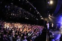 「LACCO TOWER結成16周年特別企画『第4回黒白歌合戦』～白の日～」の様子。（Photo by Masanori Fujikawa）