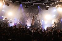 「LACCO TOWER結成16周年特別企画『第4回黒白歌合戦』～白の日～」の様子。（Photo by Masanori Fujikawa）