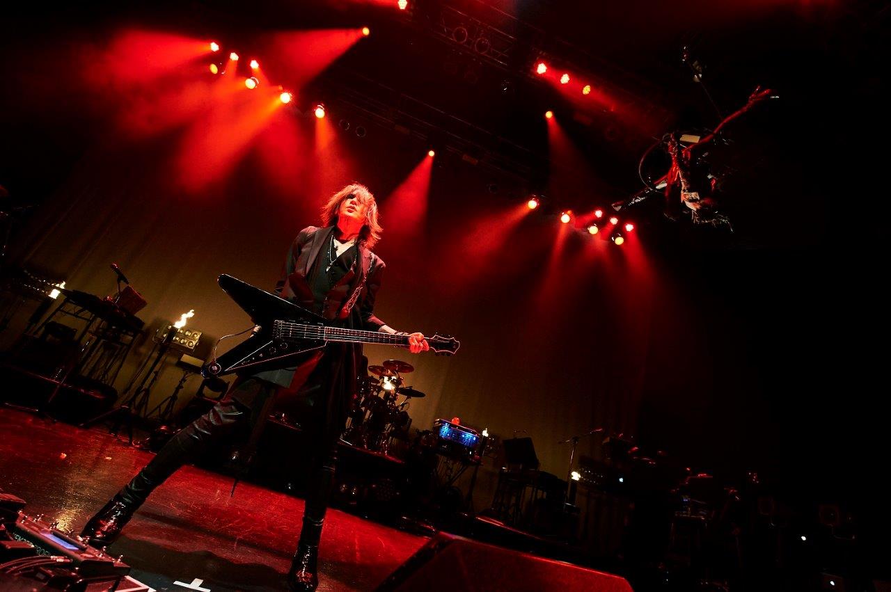 SUGIZO