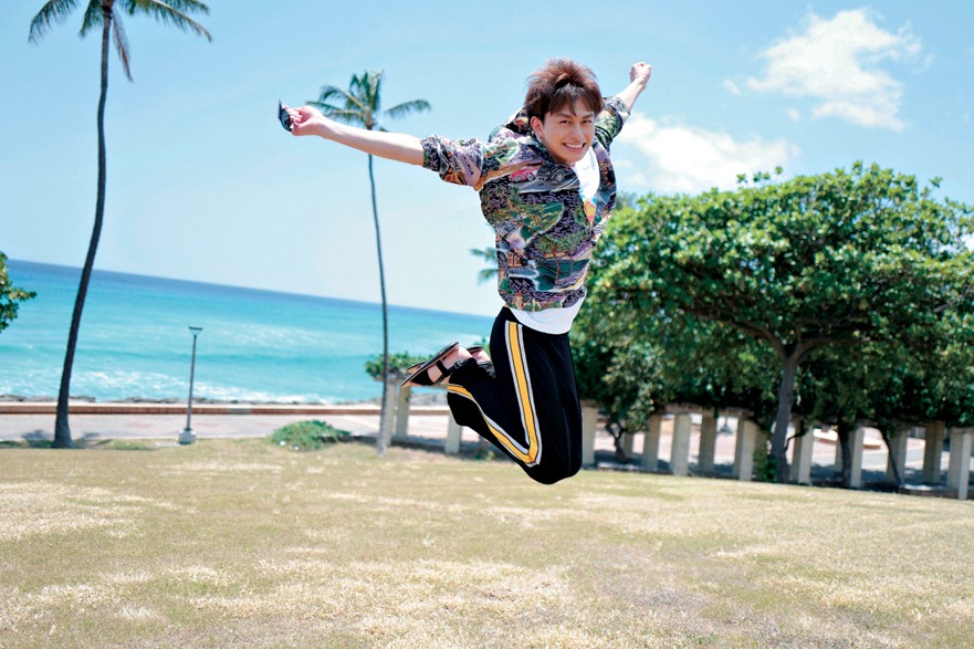 「君と僕らの夏ハワイ ～BOYS AND MEN～」の先行カット。