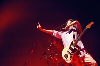 片岡健太（Vo, G）（撮影：後藤壮太郎）