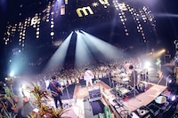 「sumika Live Tour 2018 "Starting Caravan"」大阪・フェスティバルホール公演の様子。（撮影：後藤壮太郎）