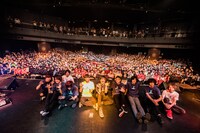 「uP!!! SPECIAL ライブナタリー 201807」の集合写真。（撮影：曽我美芽）