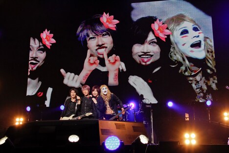 SNOWで加工されたアンコールの罰ゲームの様子。（撮影：菅沼剛弘）