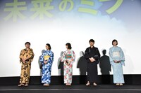 映画「未来のミライ」公開初日舞台挨拶の様子。