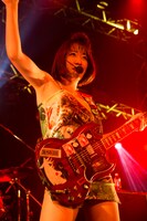 中尊寺まい（Vo, G）（Photo by shimboyuki）