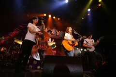 chay“5感”でファン楽しませたデビュー5周年ライブ、新曲配信リリースも発表