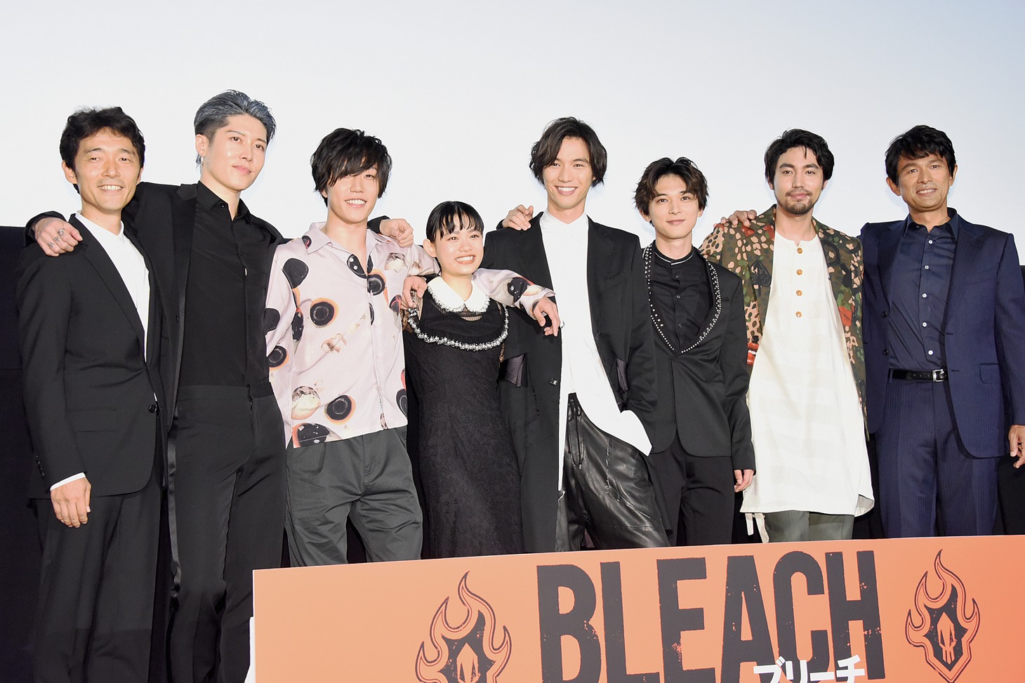 映画「BLEACH」公開記念舞台挨拶の様子。