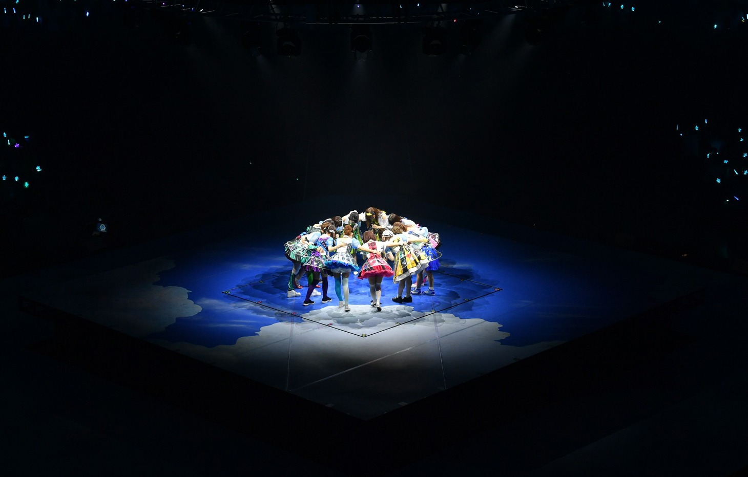 「Tokyo 7th シスターズ メモリアルライブ『Melody in the Pocket』 in 日本武道館」の様子。