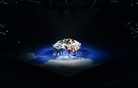 「Tokyo 7th シスターズ メモリアルライブ『Melody in the Pocket』 in 日本武道館」の様子。