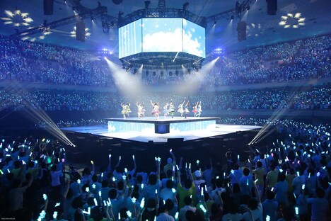 「Tokyo 7th シスターズ メモリアルライブ『Melody in the Pocket』 in 日本武道館」の様子。