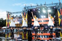 左から渡辺梨加、菅井友香、渡邉理佐、守屋茜。（撮影：上山陽介）