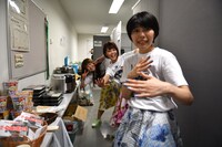 終演直後のNegicco。