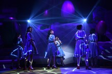 「私立恵比寿中学 SHAKARIKI SPRING TOUR 2018～New,Gakugeeeekai of Learning～（新・学芸会のすゝめ）」最終公演の様子。