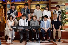 吉澤嘉代子、Mrs. GREEN APPLE、Official髭男dism。(c)テレビ朝日