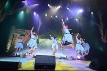 「私立恵比寿中学 SHAKARIKI SPRING TOUR 2018～New,Gakugeeeekai of Learning～（新・学芸会のすヽめ）」最終公演の様子。