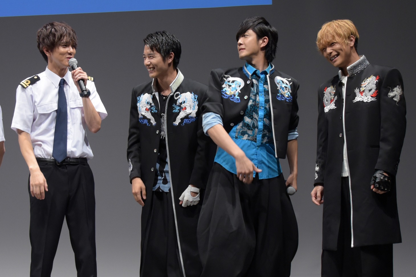 左から水野勝、勇翔、田村侑久、田中俊介。