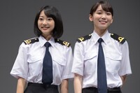 左から武田玲奈、飯豊まりえ