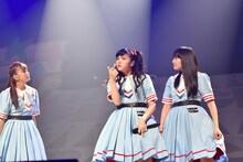 左から星名美怜、中山莉子、柏木ひなた。