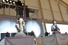 左から藤本ばんび、小高サラ。