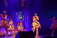 ラップを披露するYASUBOYS。