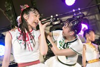 左から小泉遥香、吉川ひより。